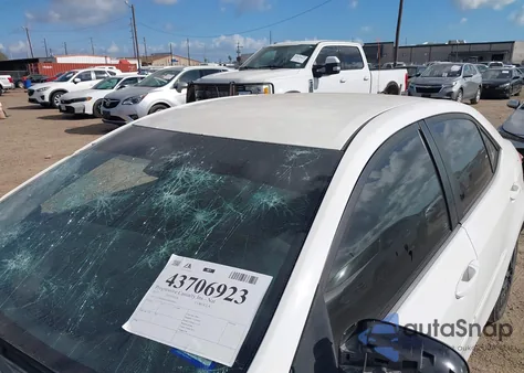 2017 Toyota Corolla Le from USA, damaged, VIN 5YFBURHE6HP698441